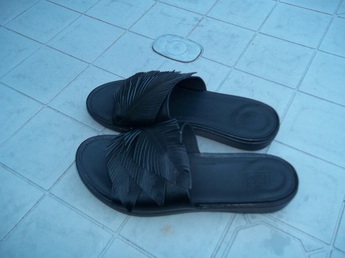 FITFLOP BLACK LEATHER SOLA SLIDERS FITFLOPS SANDALS MULES - SIZE 5 NEW | eBay