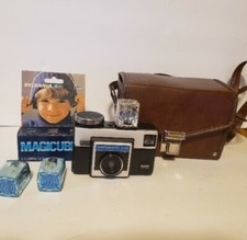 Vintage 1970's Kodak Instamatic X-25 Camera with 3 Magicubes And Carry Case