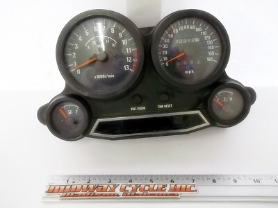 ２ KAWASAKI 85 - 87 ZX600 NINJA SPEEDOMETER METER CLUSTER 25001