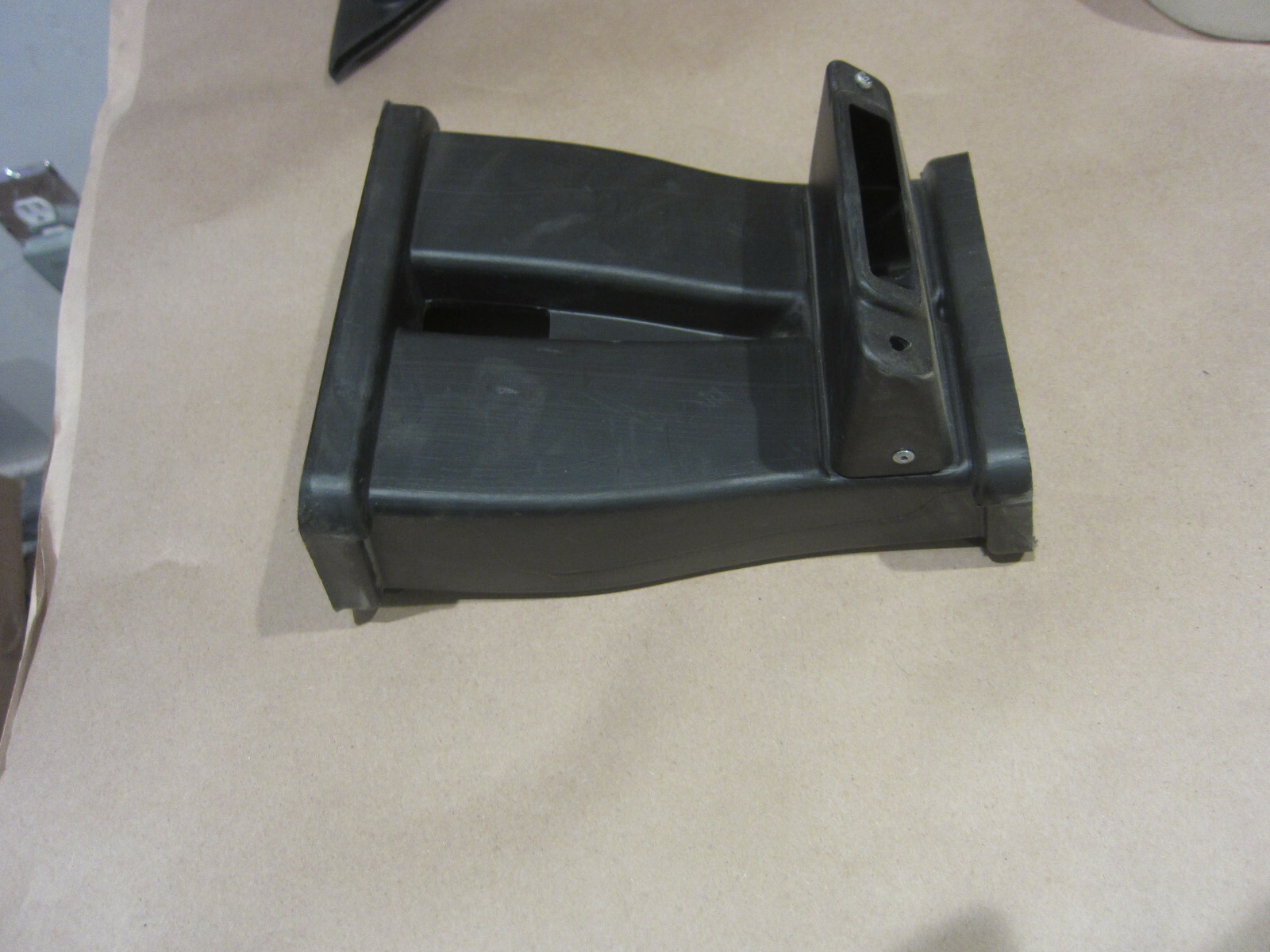 Maserati Quattroporte 2003 - Air Ducting For Rear Opening - P/N  66703900