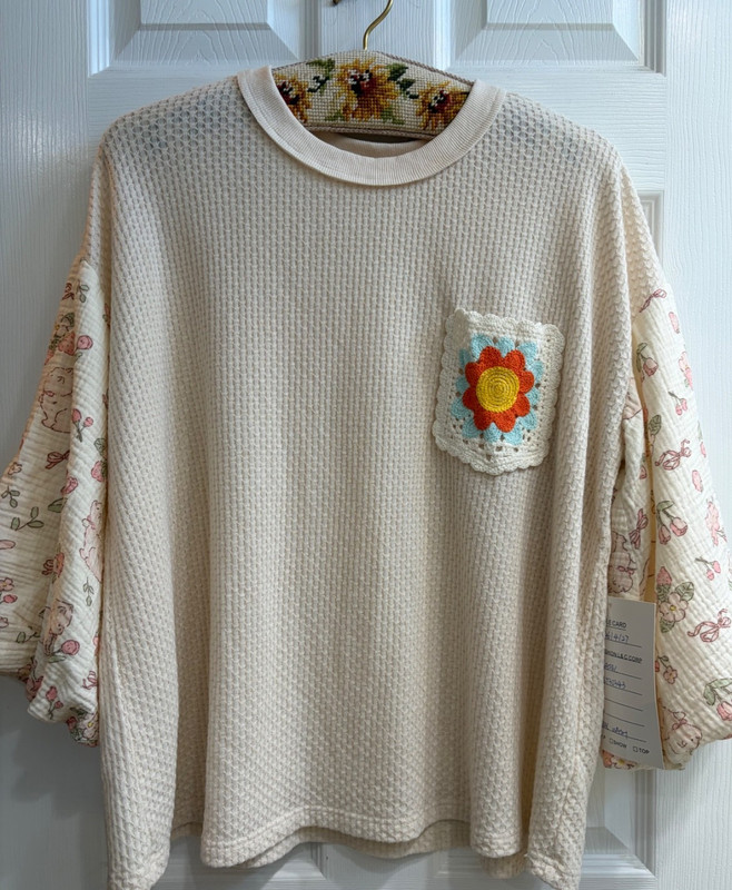 New Easel Floral Mixed Print Bubble Sleeve Top in Tan Size Small Crochet Pocket