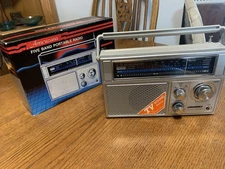 Vintage Americana Portable AM/FM/TV1 Weather Radio Model U4/815 New W/orig box