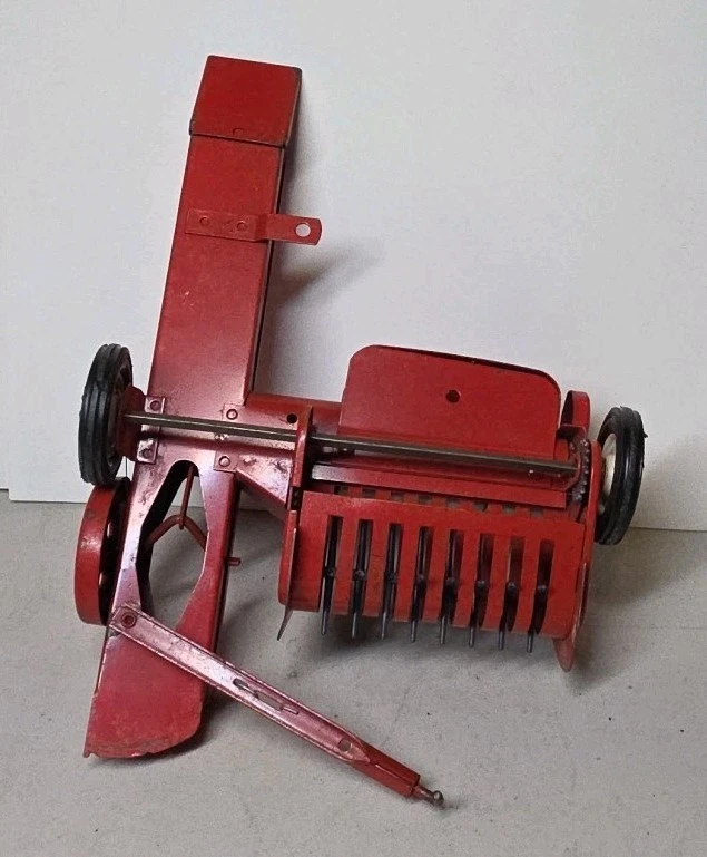 Vintage Carter Tru Scale Farm Hay Baler Toy 1/16 Scale Red Pressed Steel - Image 3 of 4