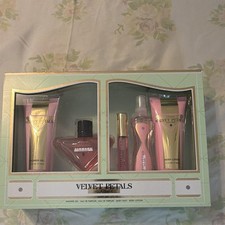V.V.LOVE Velvet Petals Toiletries Set Pink/Gold 4-Piece EDP Mist Lotion Gel