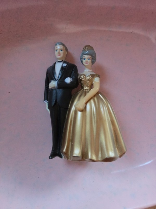 vintage Wilton 50th Golden Anniversary Wedding Cake Topper Gray Hair Couple 