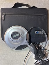 CD Player Portable Digital Discman DURABRAND Model CD-565 Headphones Carry Case