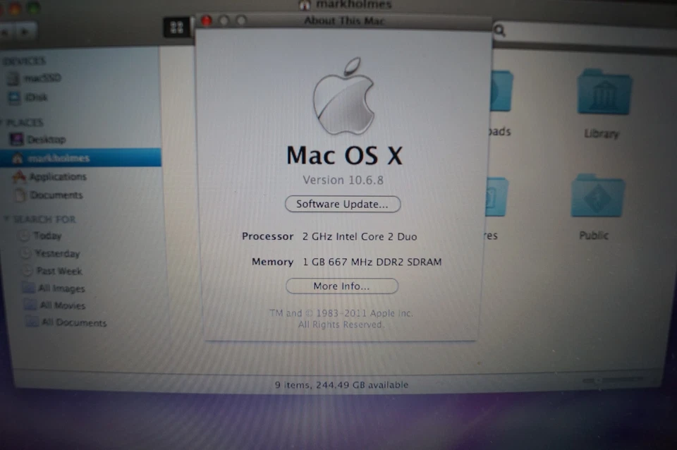 Apple MacBook A1181 Laptop 13.25” 2GHz 1GB Mem Intel Core Duo WORKING C152 - Image 2 of 4