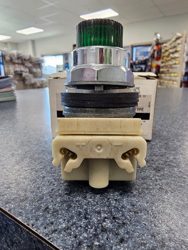SQUARE D 9001-K2L1G PUSHBUTTON GREEN WITHOUT GUARD 110/120V NEW OLD STOCK - Picture 3 of 6
