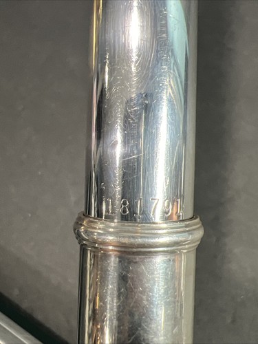 BUNDY FLUTE by Selmer Vintage with Hard Case USA Serial 181791 - Picture 9 of 12