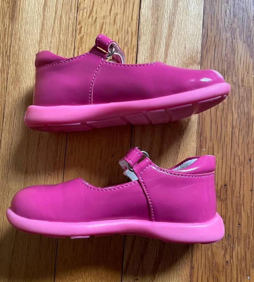 Primigi ZuraToddler Niña Rosa Charol Mary Janes Talla Euro 22/EE. UU. 6,5 Foto 2 de 3