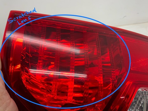 Luz trasera halógena del lado del conductor Toyota Tundra 2014 2015 2016 2017 2018-2021 OEM - Imagen 9 de 11