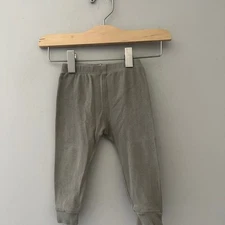 quincy mae Baby Joggers gender neutral green ribbed pants 12-18M