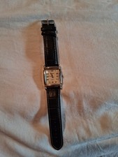 hübsche Armbanduhr Cyprea Quartz mit schwarzem Lederarmband
