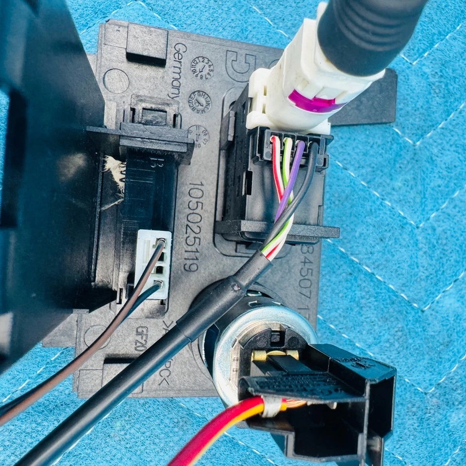 12–17 BMW 650i Center Console Control Panel with USB AUX and Power Socket OEM Foto 3 de 4