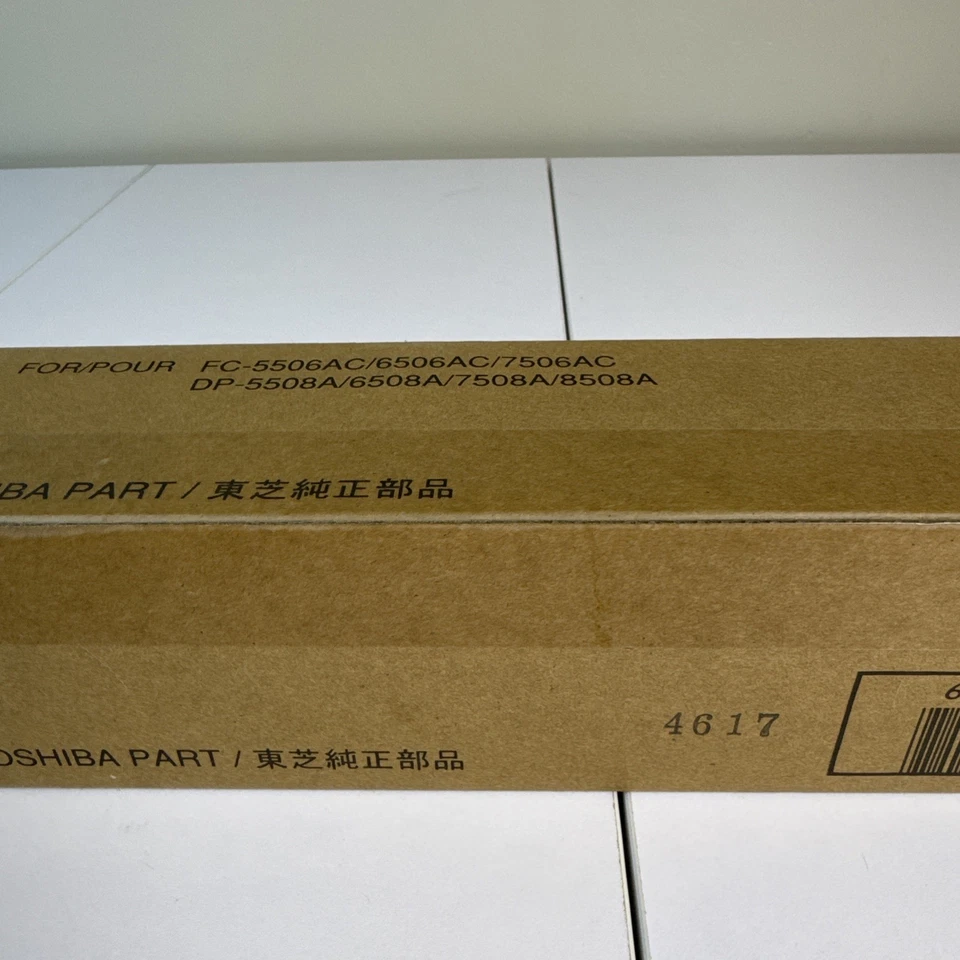 Rodillo de prensa OEM NUEVO TOSHIBA 6LK43647000 PR-FC556-FU - SELLADO NUEVO EN CAJA Foto 4 de 4