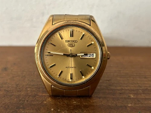 VINTAGE SEIKO 5 AUTOMATIC 21 JEWEL GOLD PLATED WATCH-7S26-0440-SPARES OR REPAIR