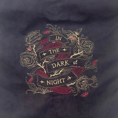 Home Collection In the Dark Of night Table Runner 14x72 Black Velvet Gold Roses - Bild 3 von 3