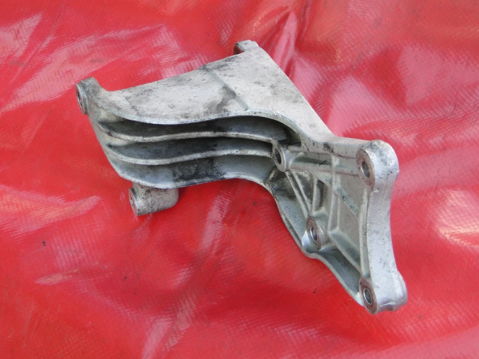 Soporte compresor aire acondicionado Maserati Biturbo 2.5 V6 AM453 1984-1986 ORIGINAL 319030318 Foto 3 de 4