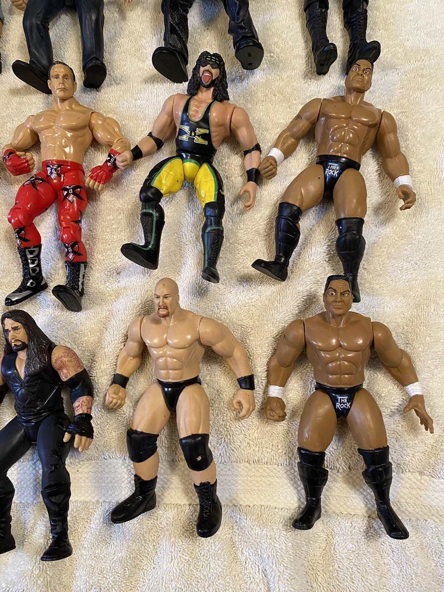 MIXED LOT OF VINTAGE 1990's / 2000's WWF WCW WRESTLING FIGURES