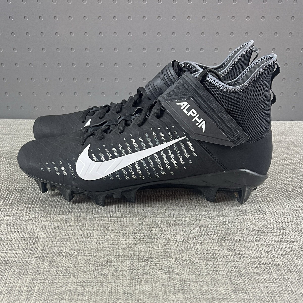 Nike Alpha Menace Pro 2 Mid Football Cleats Black White Men's Sz