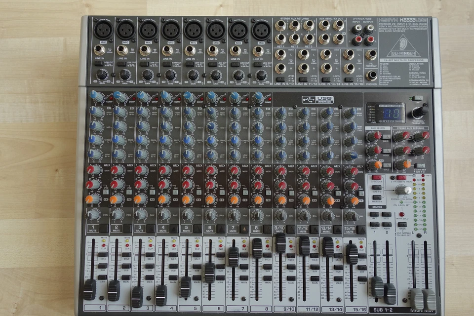 Behringer XENYX X2222 USB Premium 22-Input 2/2-Bus Mixer - Bild 2 von 4