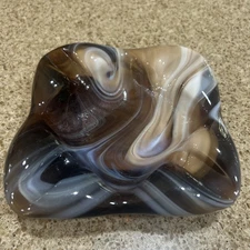 IMPERIAL SLAG GLASS CIGAR OR CIGARETTE END O’ DAY ASHTRAY IN A CARAMEL COLOR