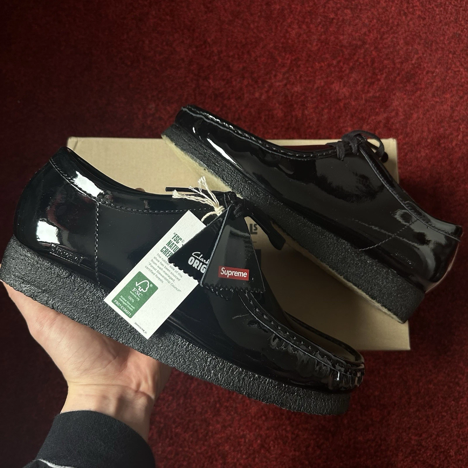 26176856 Supreme Clarks cuir verni Wallabee noir (homme)   UK8,5 US9,5  