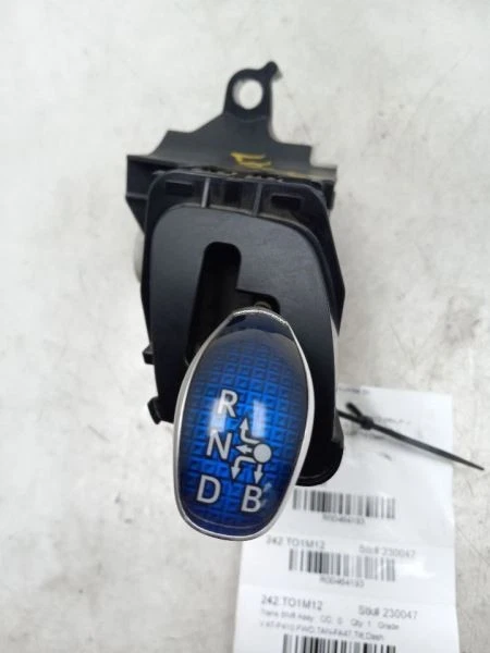 Toyota Prius V 2012 1,8 L tracción delantera transmisión automática palanca de cambios Foto 3 de 4