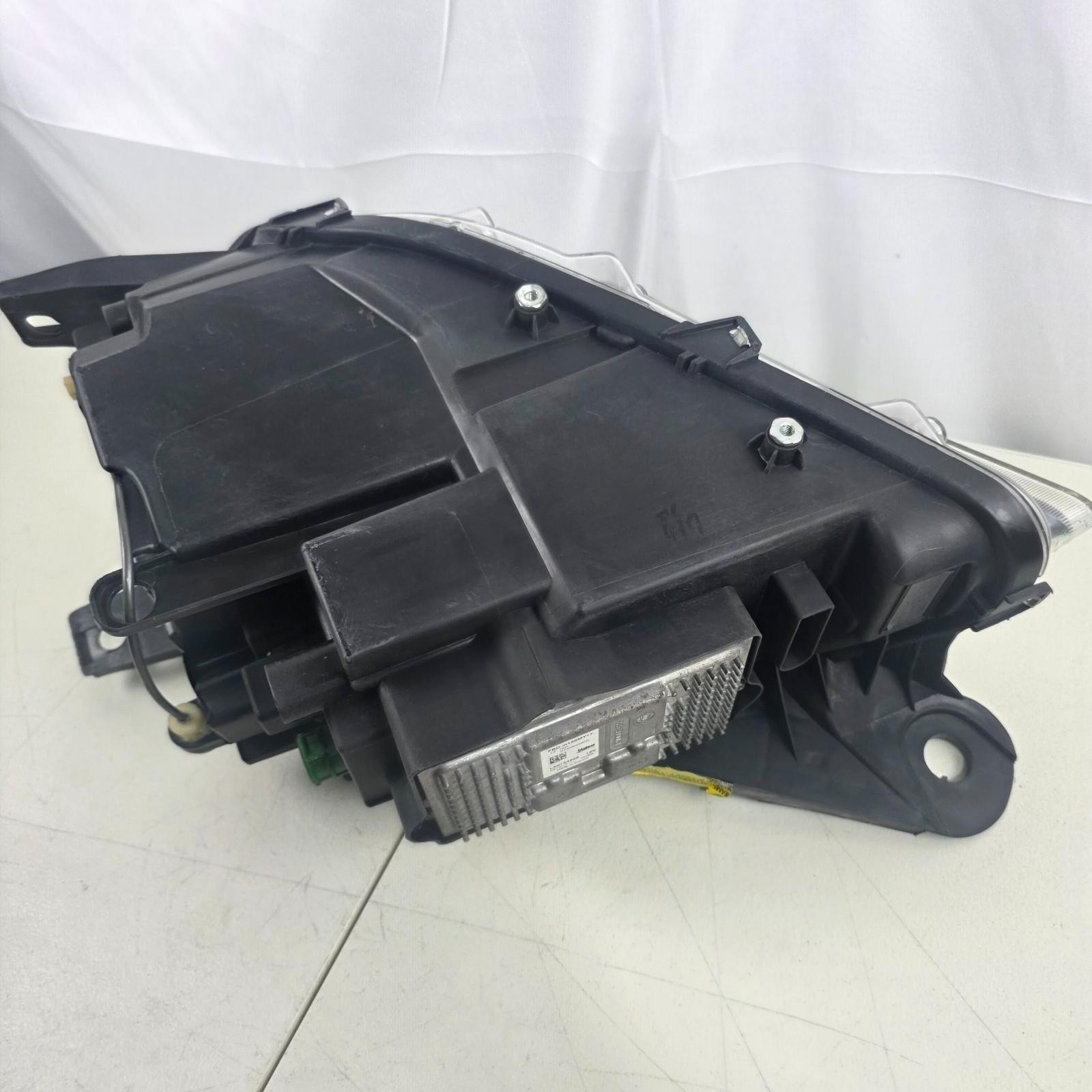 Maserati Quattroporte 2019-2021 Left, right Headlights Pair P/N 670100614