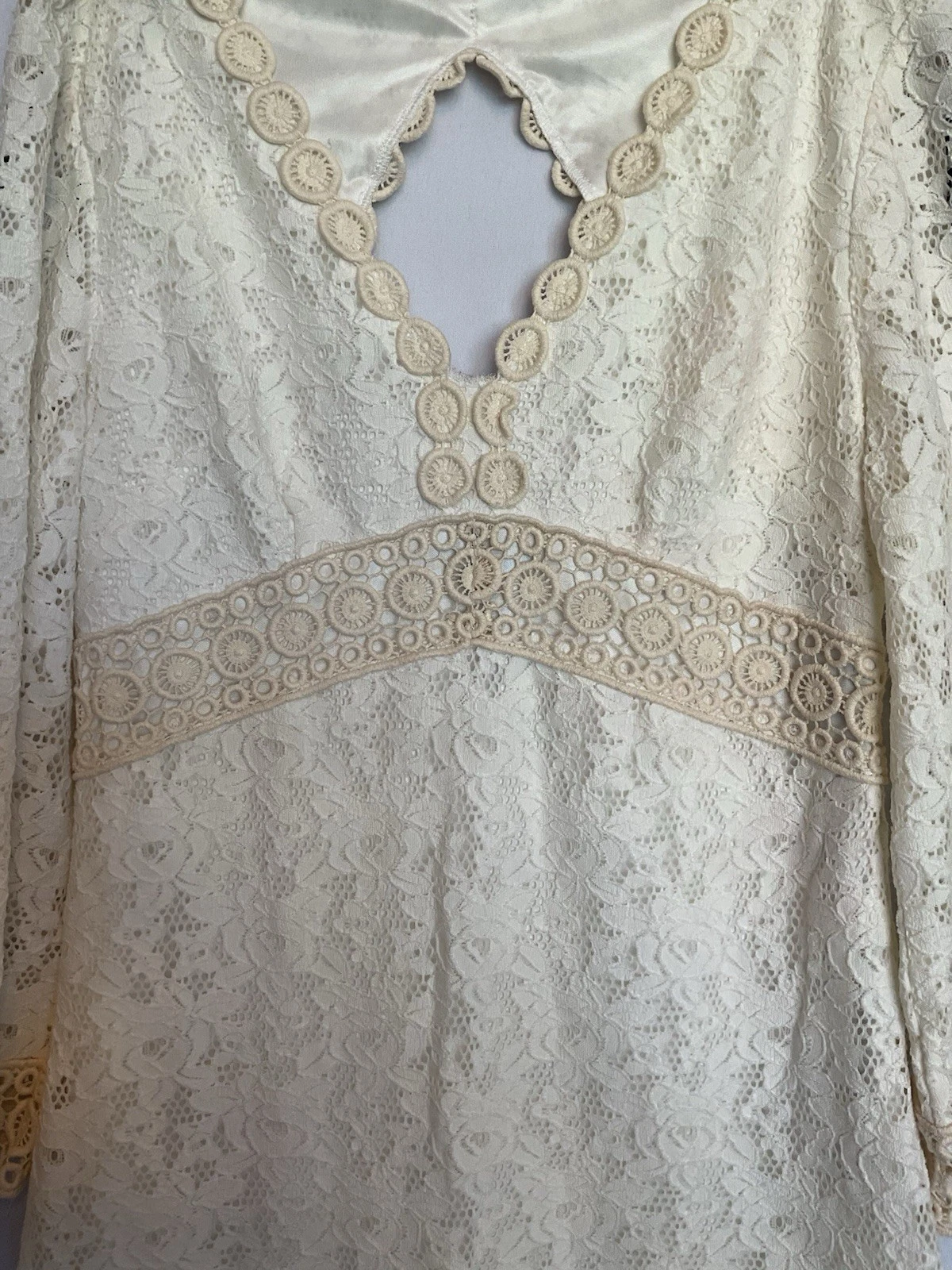 OFF WHITE Abito all'uncinetto pizzo bianco sporco Laundry By Shelli Segal foderato dietro diamantato taglia 6P