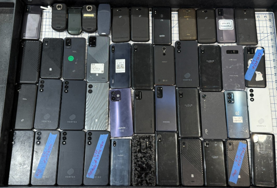 LOT 45 OF  Vortex, Cloud, Blu, TCL & More see pics for salvage parts or repair