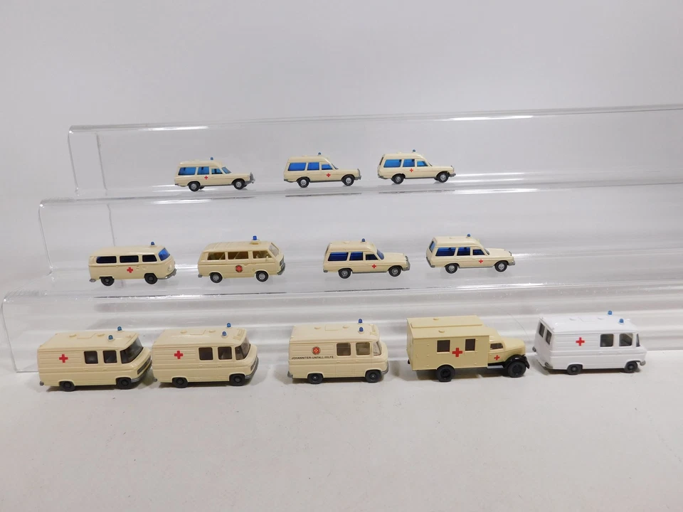 12x wiking H0 1:87 Ambulance etc: VW + MB+ Opel VG Mint #DD974-0, 5 - Image 2 of 4