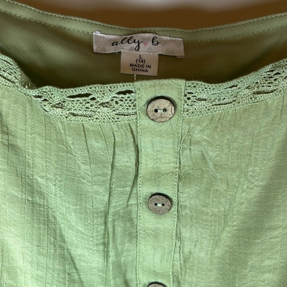Ally B Flutter-Sleeve Faux-Button-Front Woven Green Boho Blouse Size L ...