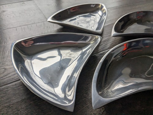 Lof of 4 LUNARES San Francisco Polished Aluminum Small Serving Plates - Picture 3 of 10