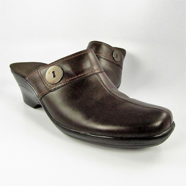clarks slides mules