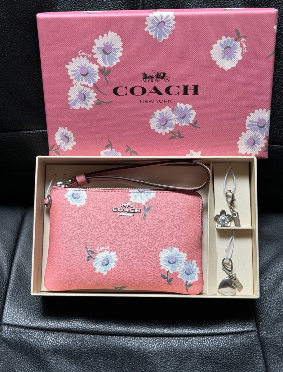 COACH Boxed Corner Zip Wristlet With Daisy Print C3218 $128 New