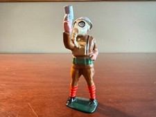 Vintage Manoil M94 63 Eccles Solid ReCast Solider w Gas Mask Flare  Gun  Mint 