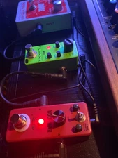 Rowin HOLY WAR Analog Heavy Metal Distortion Guitar Effect Pedal w/ True Bypass