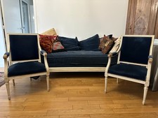 Ensemble canapé liseuse et ses 2 fauteuils Louis XVI, en velours bleu