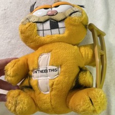 Vintage 1981 Darin Garfield Plush doll crutch bandages  I don't need this  9  