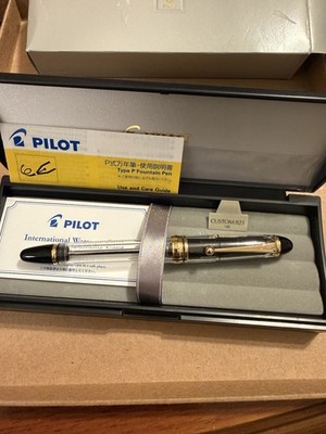 Pilot Custom 823 Transparent Fountain Pen, 14K Broad Nib, Gold Trim