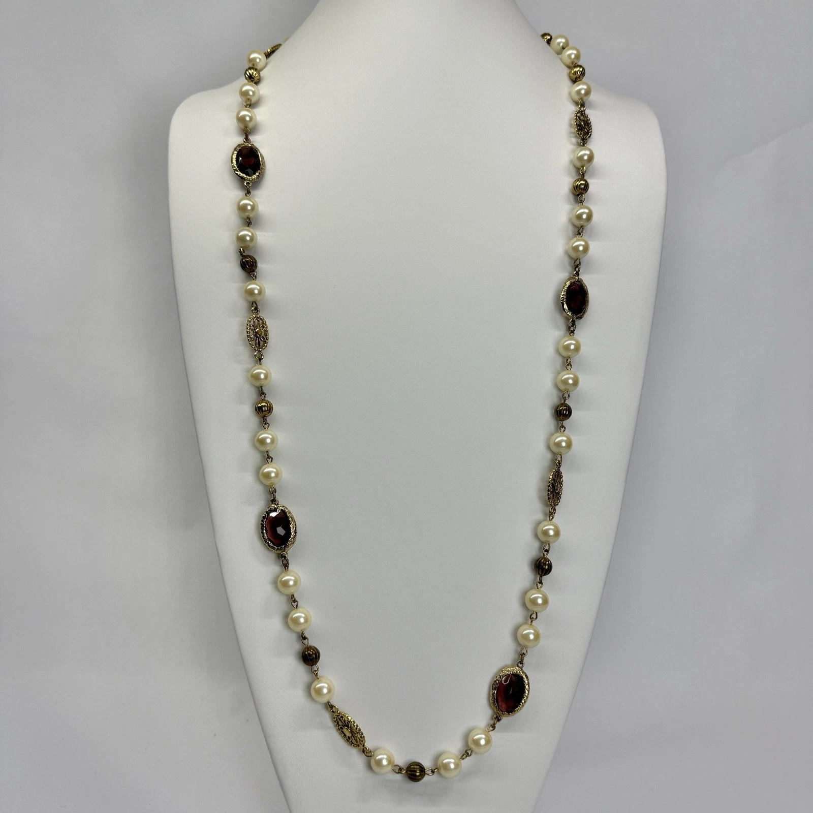 DAUPLAISE Faux Pearls Faceted Glass Oval Gold Tone Vintage Necklace Jewelry N269