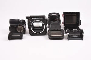 Mamiya 645 Pro w/45mm f/2.8, Prism Finder, Power Winder, 120 Insert #Z-E1588