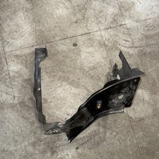 Mercedes Benz W211 Frontmaske Schlo&szlig;tr&auml;ger links A2116200316 Scheinwerfer rahmen