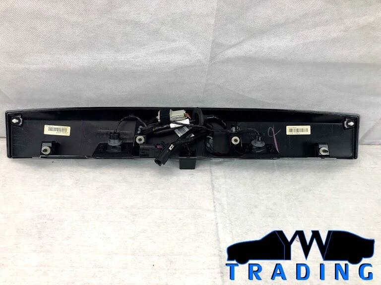 2009 2014 oem Yukon  XL 1500 2500  black lift gate w/camera - 22759913 #2 - Image 4 of 4