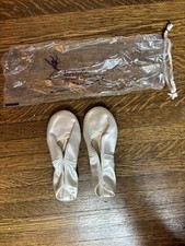 NIB LA STRADA child  s ballet white size 13