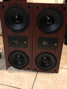 bi amp bookshelf speakers