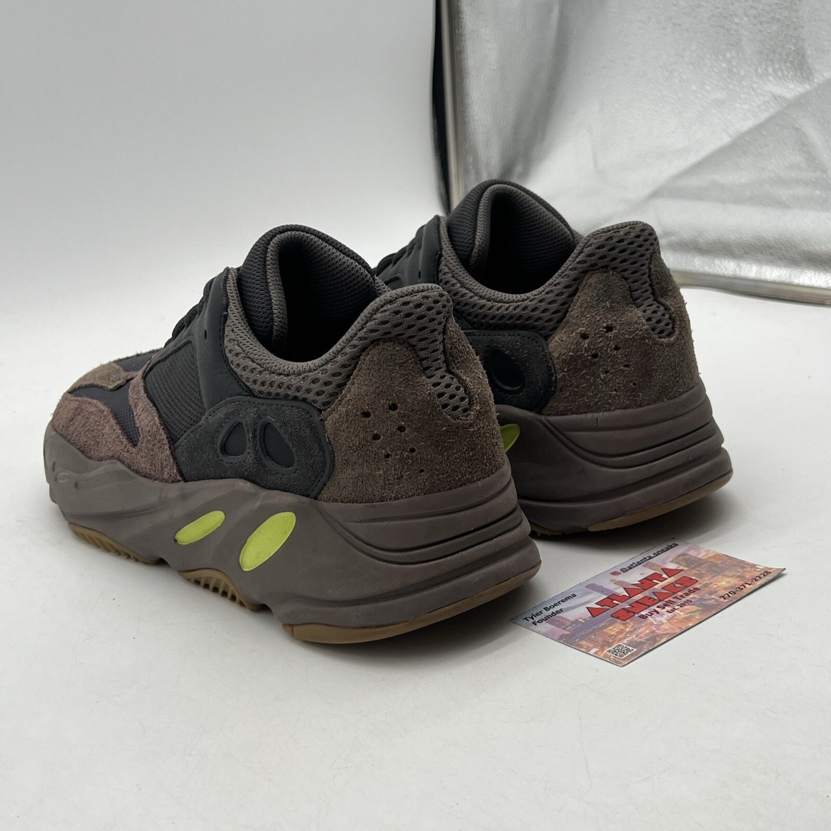 Size 9 - adidas Yeezy Boost 700 V1 Mauve Brown Black (EE9614 Size 9 - adidas Yeezy Boost 700 V1 Mauve Brown Black (EE9614