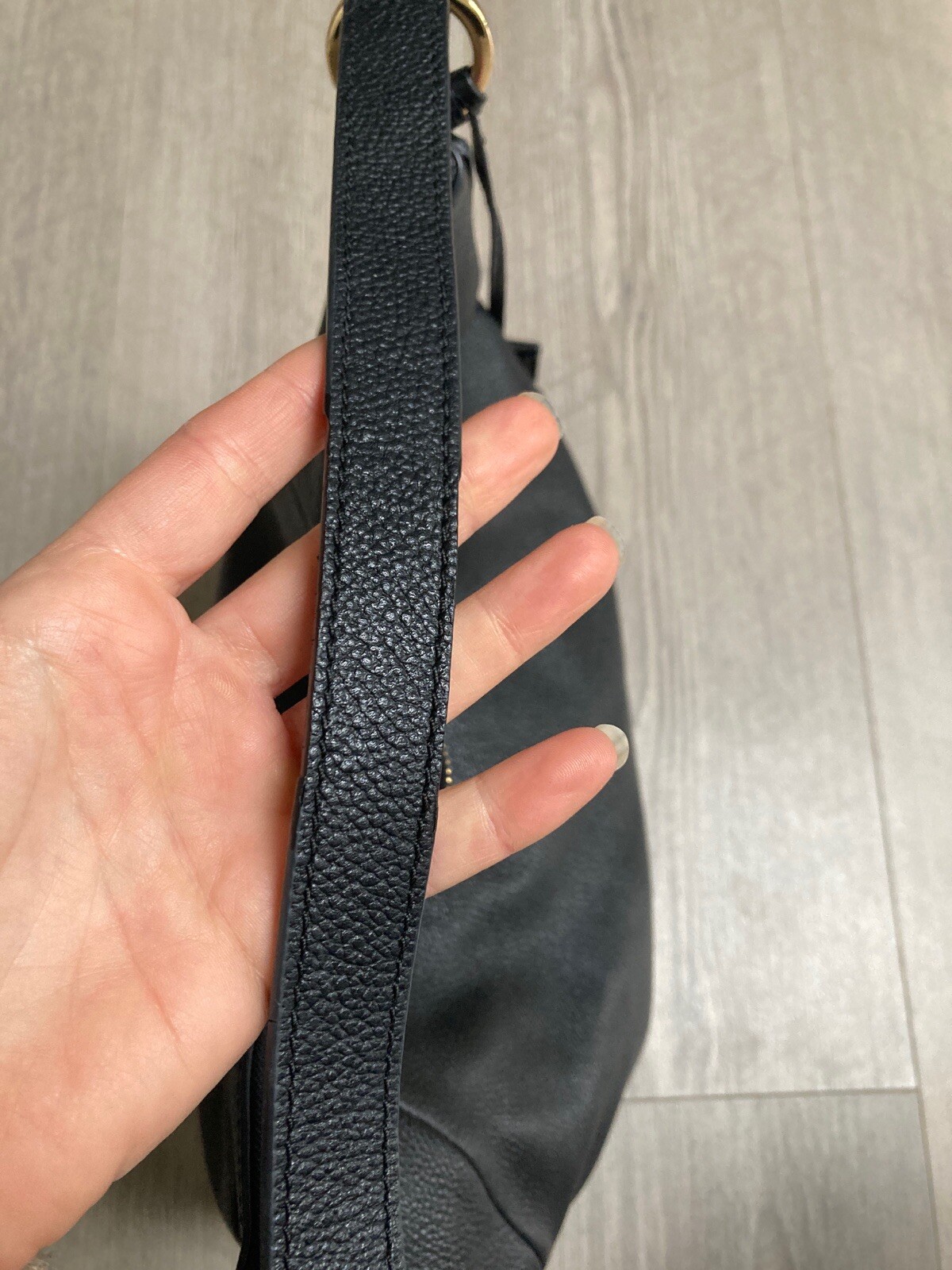 MICHAEL KORS KARSON BLACK PEBBLED LEATHER SHOULDER HOBO SLOUCH BAG GOLD