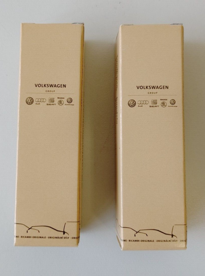 New Genuine OEM Audi / VW Lot of 2 Spark Plugs 101905611A